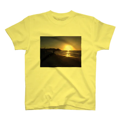 サンセットビーチ Regular Fit T-Shirt