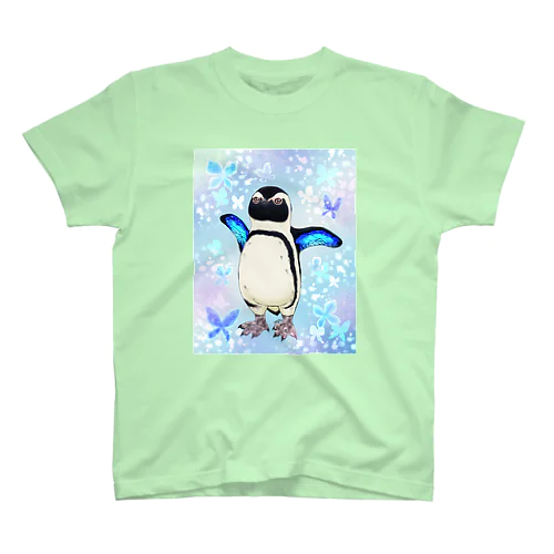 ケープペンギン「ちょうちょ追っかけてたの」(Blue) スタンダードTシャツ