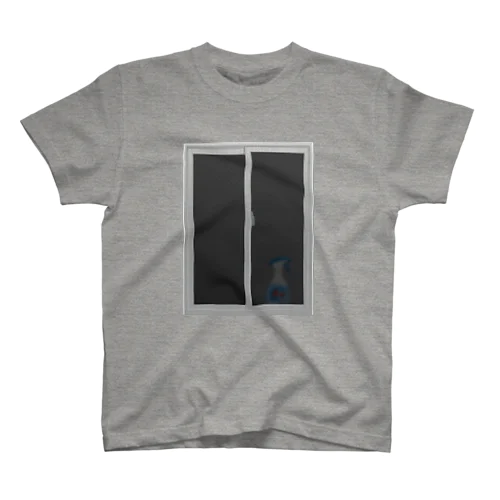 ひとんちの窓「スプレー」 Regular Fit T-Shirt
