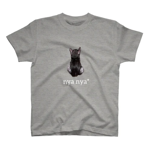 バックショットねこ(アンダーロゴ白) スタンダードTシャツ