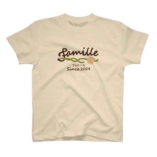 Famille（ファミーユ）オフィシャルグッズ Regular Fit T-Shirt