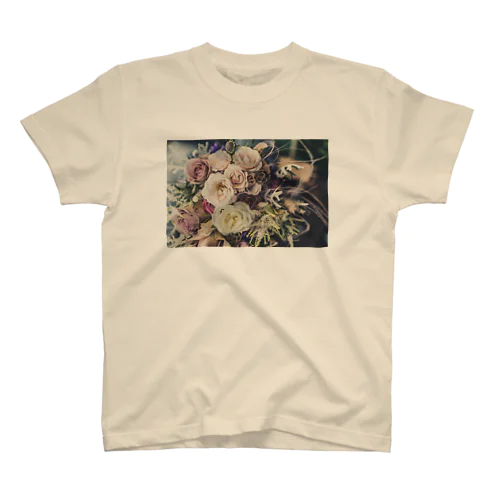 薔薇の花束を。 Regular Fit T-Shirt