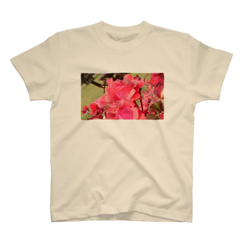 しずくの赤バラ Regular Fit T-Shirt