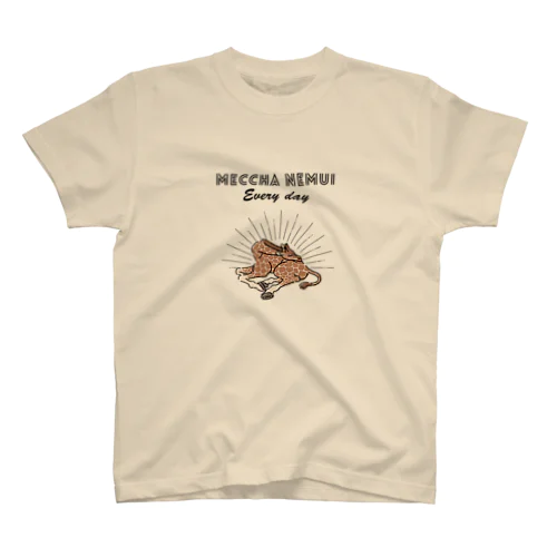 MECCHA NEMUI きりん Regular Fit T-Shirt