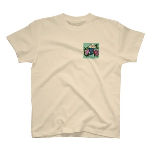 ぼたんといぬ Regular Fit T-Shirt