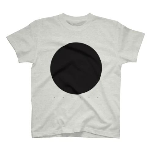 黒い衛星 Regular Fit T-Shirt