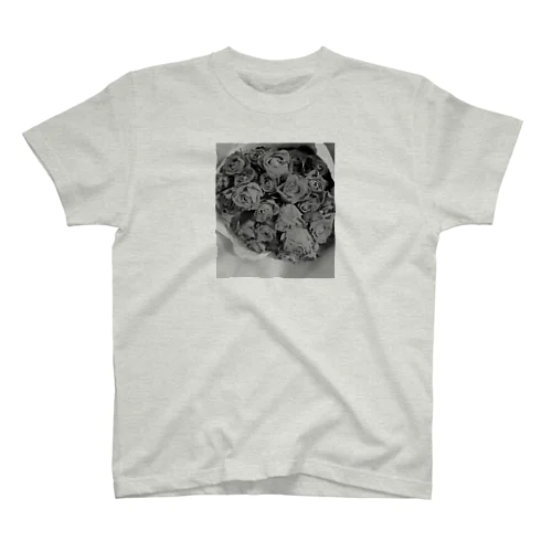 バラの花束 Regular Fit T-Shirt
