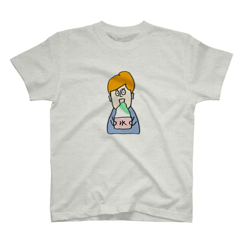 かき氷を食べる男 スタンダードTシャツ