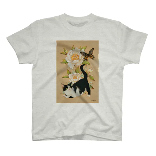 白い牡丹とハチワレ猫 티셔츠
