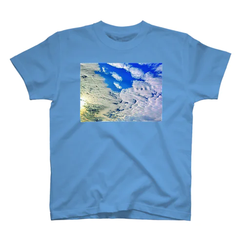 【A】キスをする雲～LOVE&PEACE Regular Fit T-Shirt