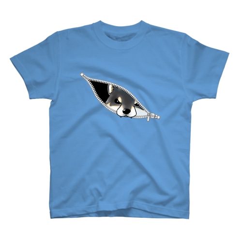 ジッパーからのぞく柴犬（黑柴） Regular Fit T-Shirt