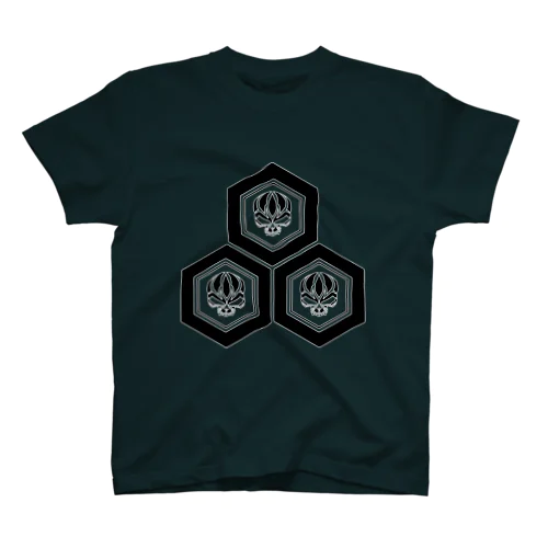 三つ盛り亀甲に髑髏 白枠黒（オリジナル家紋シリーズ）  Regular Fit T-Shirt