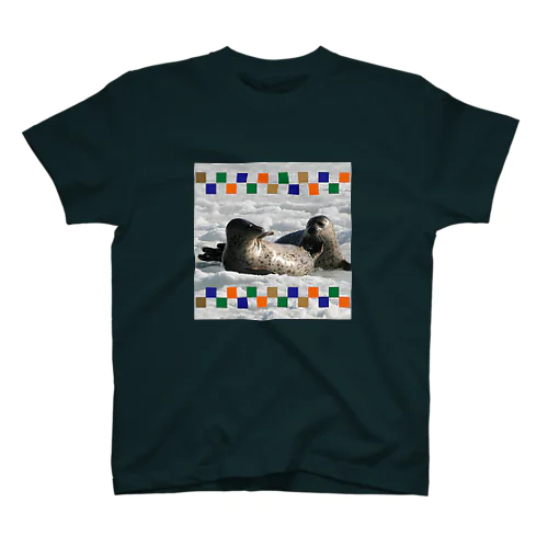 【#癒しの即戦力】宗谷岬に来たアザラシ Regular Fit T-Shirt