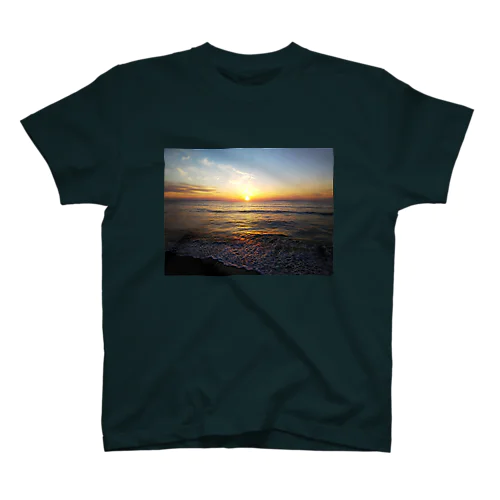 海辺の夕日 Regular Fit T-Shirt