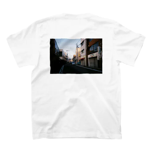 【もうこの場所には戻れない Tee】 Regular Fit T-Shirt