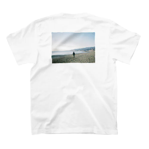 冬の海と人間 Regular Fit T-Shirt