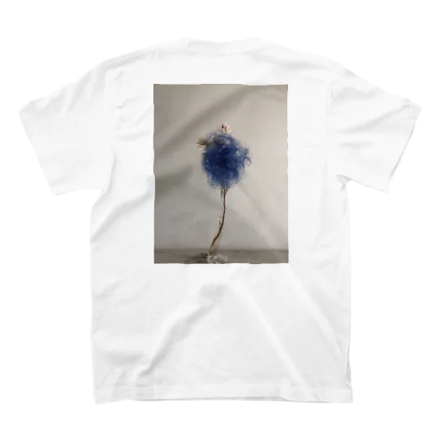 青い髪の花 Regular Fit T-Shirt