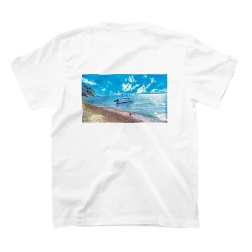 常夏の海とサッカーボール Regular Fit T-Shirt