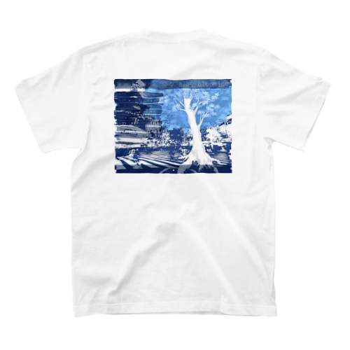 架空のアーティストグッズをつくってみたのコーナー Regular Fit T-Shirt