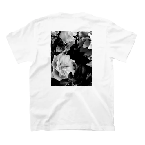 白と黒 Regular Fit T-Shirt