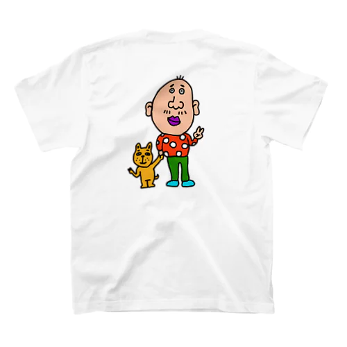 ピースするおじさんと犬 Regular Fit T-Shirt