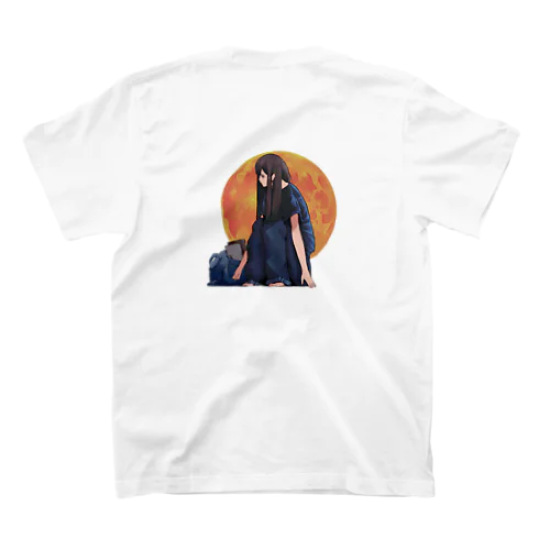 月の引力を持つ女の子 Regular Fit T-Shirt