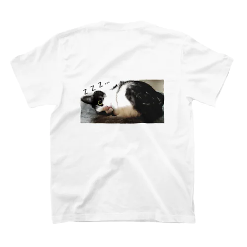 寝たふり下手すぎ猫…wみーちゃん Regular Fit T-Shirt