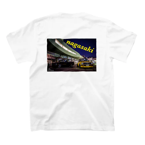 長崎を背景に旧車 Regular Fit T-Shirt