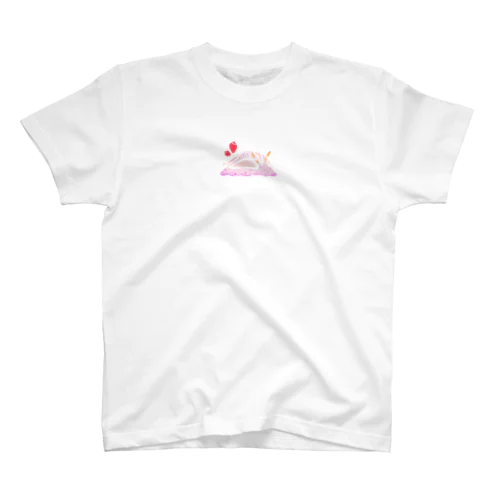 イチゴミルクウミウシ Regular Fit T-Shirt