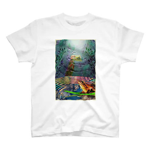 Frog imagines the world. スタンダードTシャツ