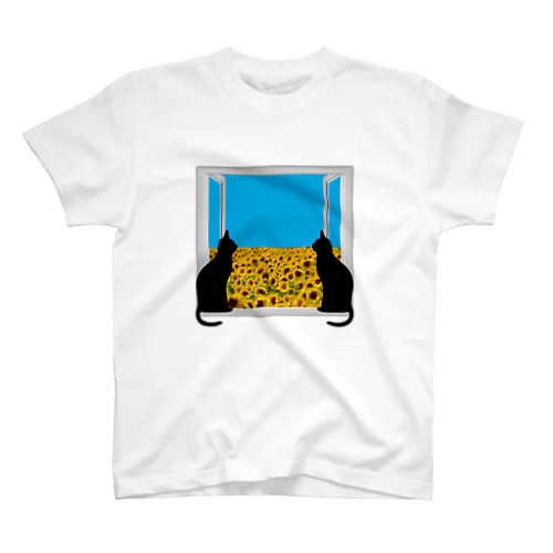 窓から青空と向日葵を眺める猫 ニャルソック スタンダードTシャツ