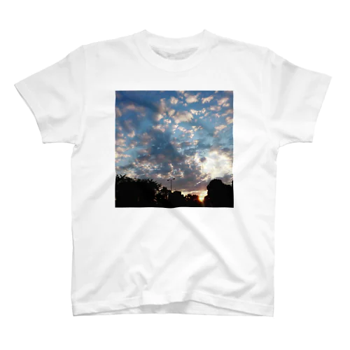 こどものころの夕ぐれ Regular Fit T-Shirt