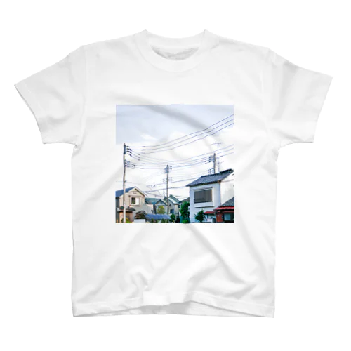 電線と家々 Regular Fit T-Shirt
