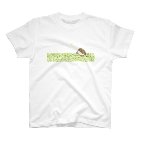シロツメクサとハリネズミ Regular Fit T-Shirt
