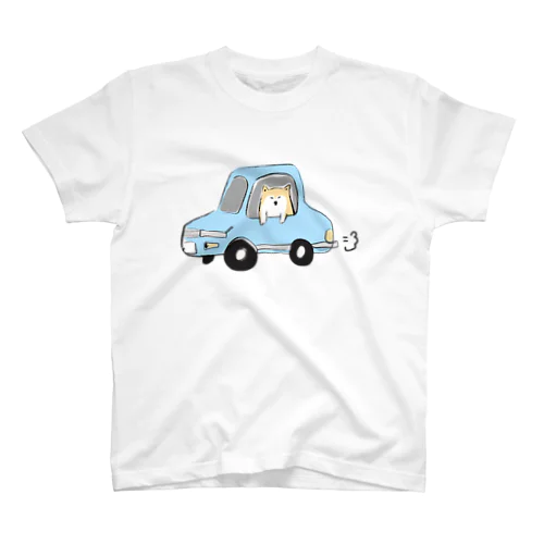 柴犬　in car Regular Fit T-Shirt