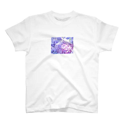 hydrangea -a Regular Fit T-Shirt