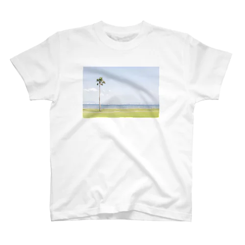 空とヤシの木 Regular Fit T-Shirt