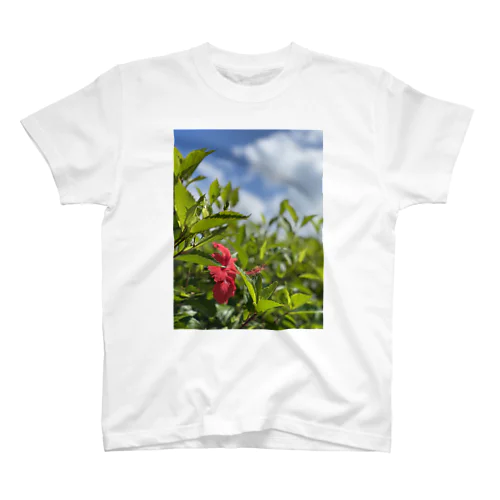 沖縄のハイビスカス Regular Fit T-Shirt