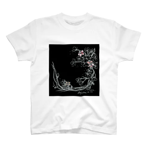 流れる桜 Regular Fit T-Shirt