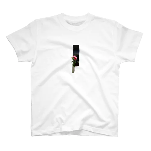 薔薇と麗しのモモ Regular Fit T-Shirt