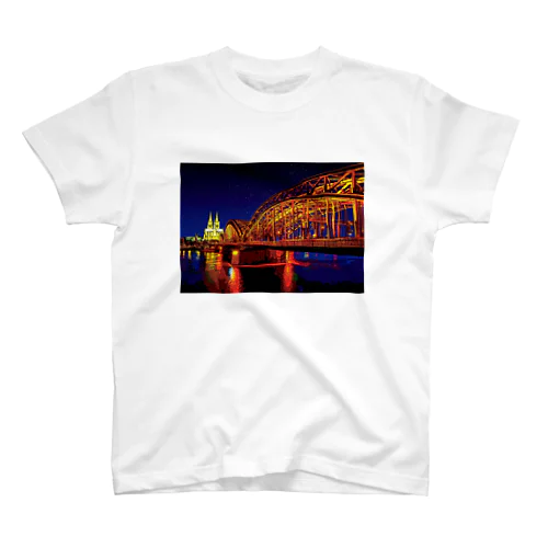 ドイツ 夜のホーエンツォレルン橋とケルン大聖堂 スタンダードTシャツ
