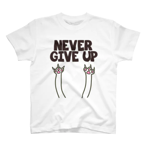 NEVER GIVE UPねこ スタンダードTシャツ