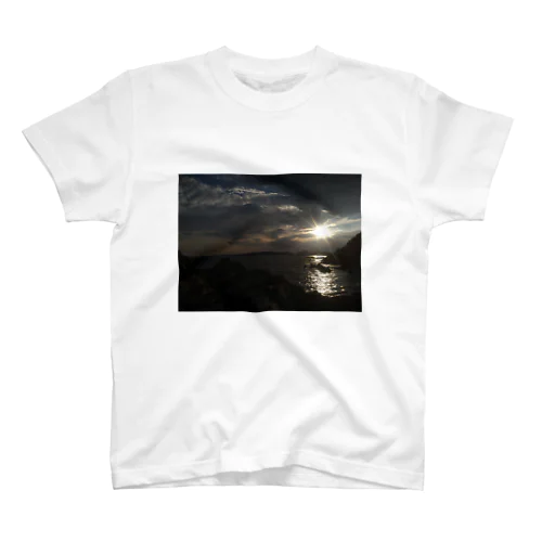 海沿いの風景 スタンダードTシャツ