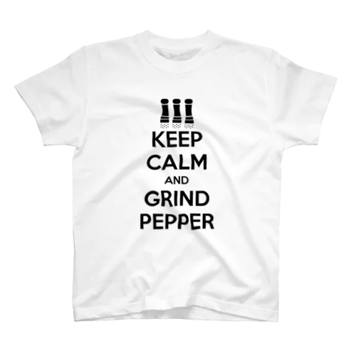 平静を保ち、そしてコショウを挽こう（キープ・カーム・アンド・グラインド・ペッパー）KEEP CALM AND GRIND PEPPER・ペッパーミルパフォーマンス・文字黒 Regular Fit T-Shirt