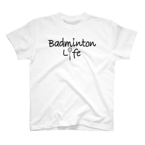 バドミントン・Badminton・文字・おしゃれ・スポーツライフ・ラリー・デザイン・Tシャツ・スポーツ・かっこいい・かわいい・女子・男子・羽球・シャトル・スマッシュ・ラケット・プレーヤー・選手 Regular Fit T-Shirt