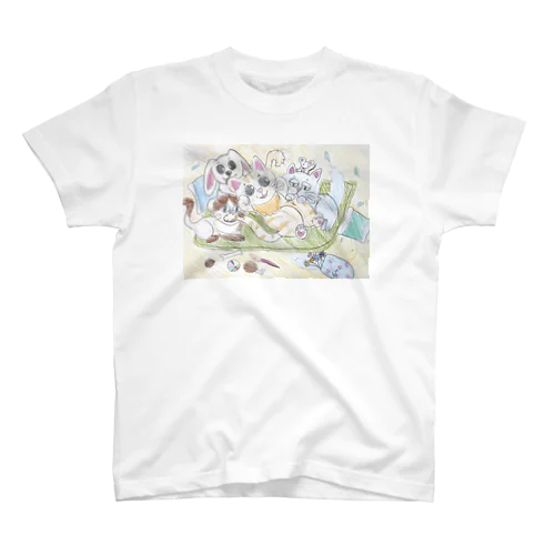 よゆうのちらかしアニマルズ Regular Fit T-Shirt