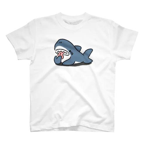 ヒレをなめるサメ スタンダードTシャツ