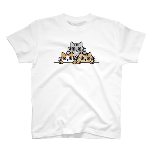 じーっとみる猫（3匹組） Regular Fit T-Shirt