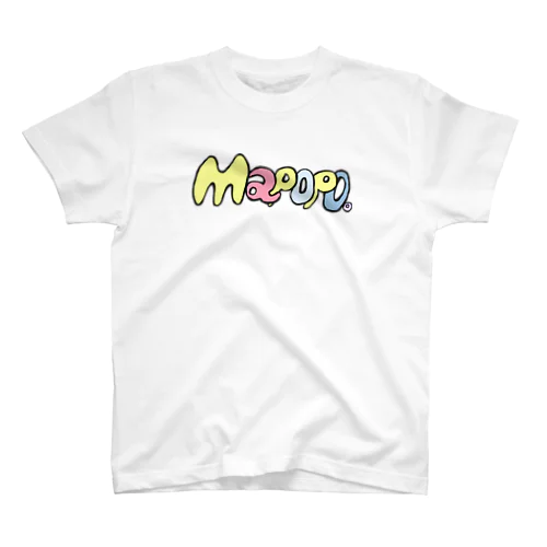 mapopo。ロゴ Regular Fit T-Shirt