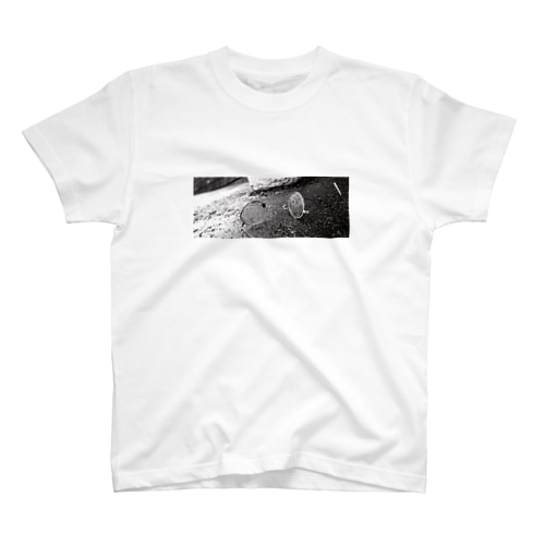 Broken glasses Regular Fit T-Shirt
